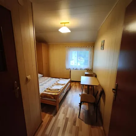 Pod Witowem Habitación en casa particular Niedźwiedź